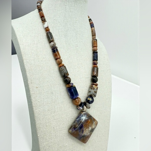 Vintage Retired Jay King Pink Cedar Stone Necklace – South African Mine Find - Picture 9 of 17